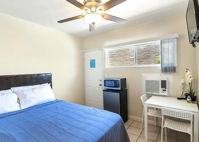 Cheap hotel: Ramona Motel