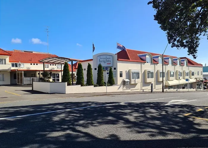 Motel: Brougham Heights Motel