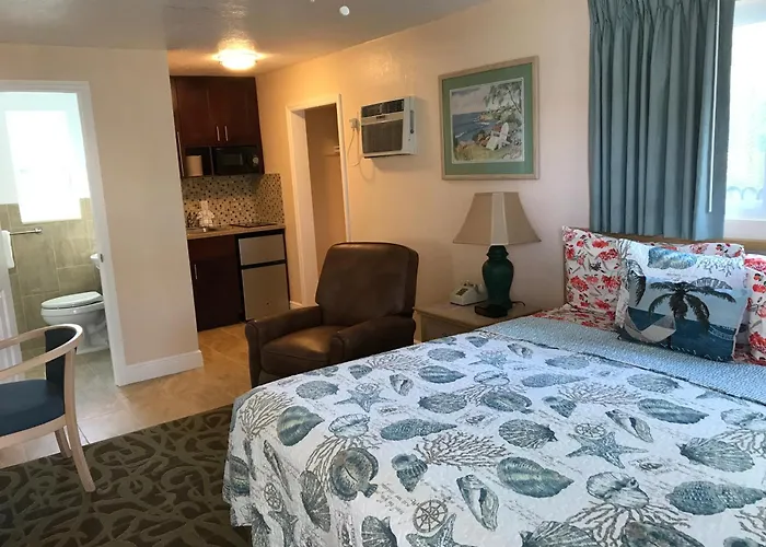 Hotel with Tennis: Carlton House Motel And Suites